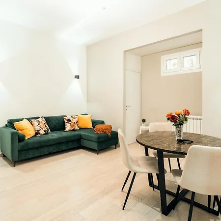 Casa Nicola - Modern 2br In Trastevere, * Roma