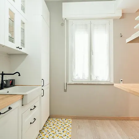 Casa Nicola - Modern 2br In Trastevere, Appartamento Roma