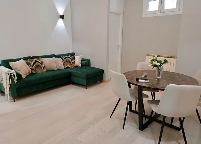 Casa Nicola - Modern 2br In Trastevere, * Rome